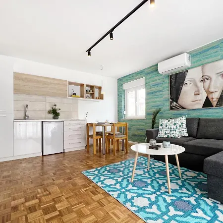 Valerian Apartman *